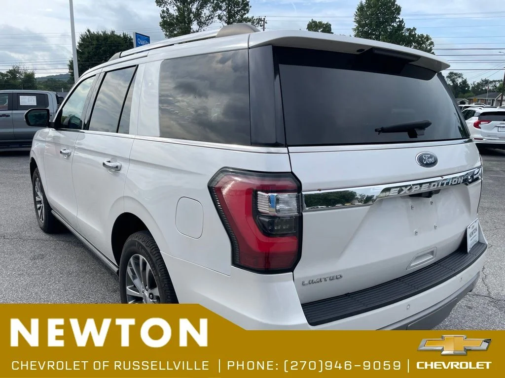 Used 2018 White Ford Limited image 17