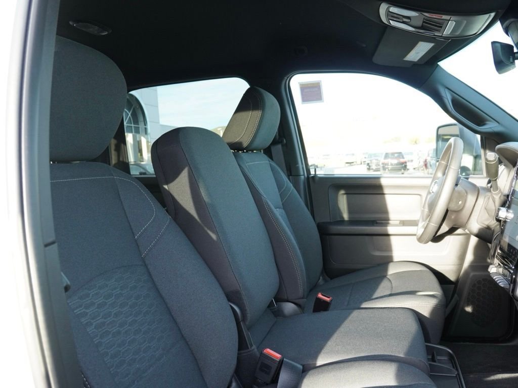 New 2026 Bright White Clear-Coat Exterior Paint RAM Tradesman image 18