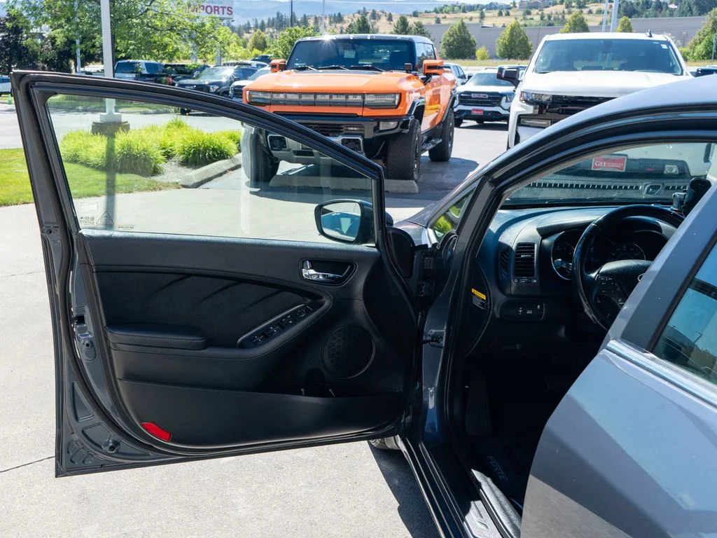 Used 2014 Blue Kia EX image 15