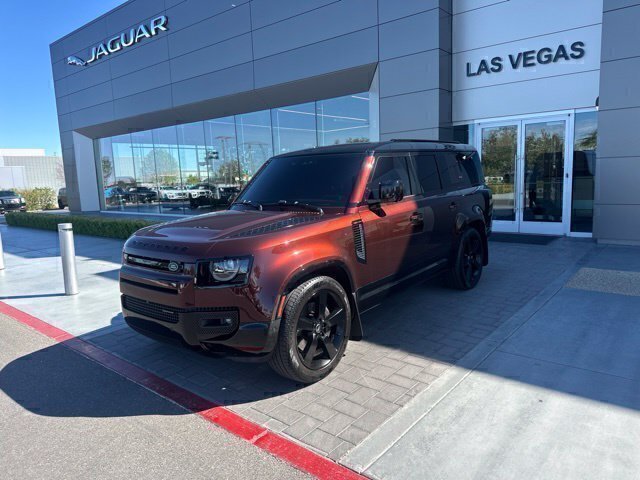 Used 2023  Land Rover X-Dynamic SE image 1