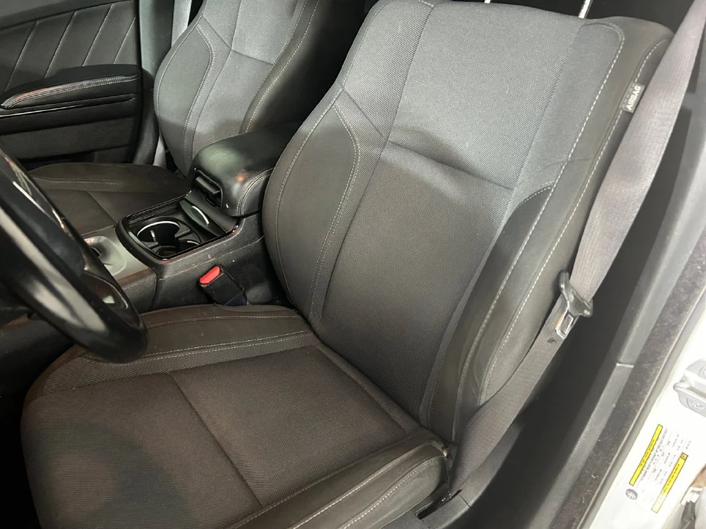 Used 2019 White Dodge SXT image 8