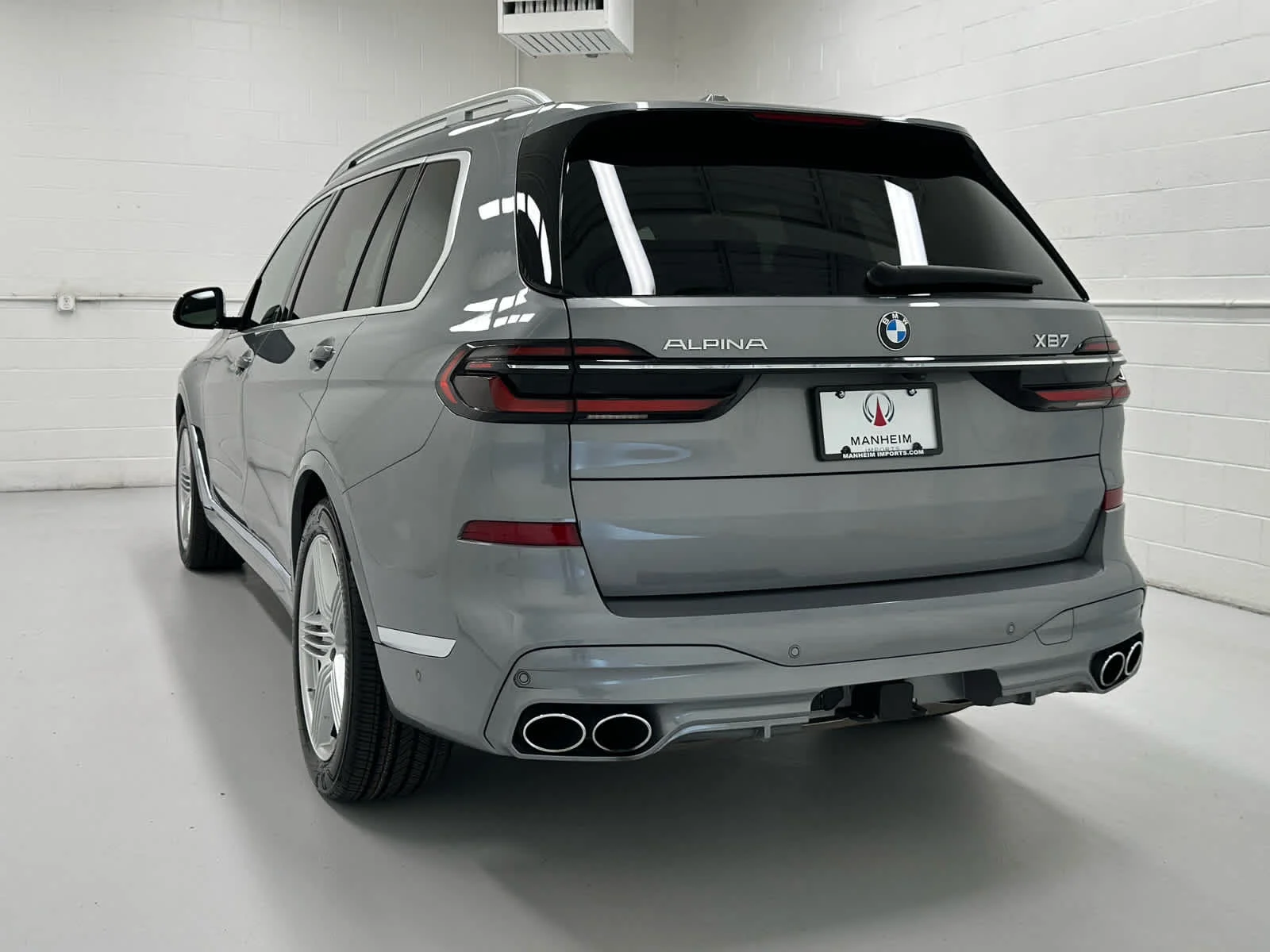 Used 2025 Skyscraper Grey Metallic BMW ALPINA XB7 image 8