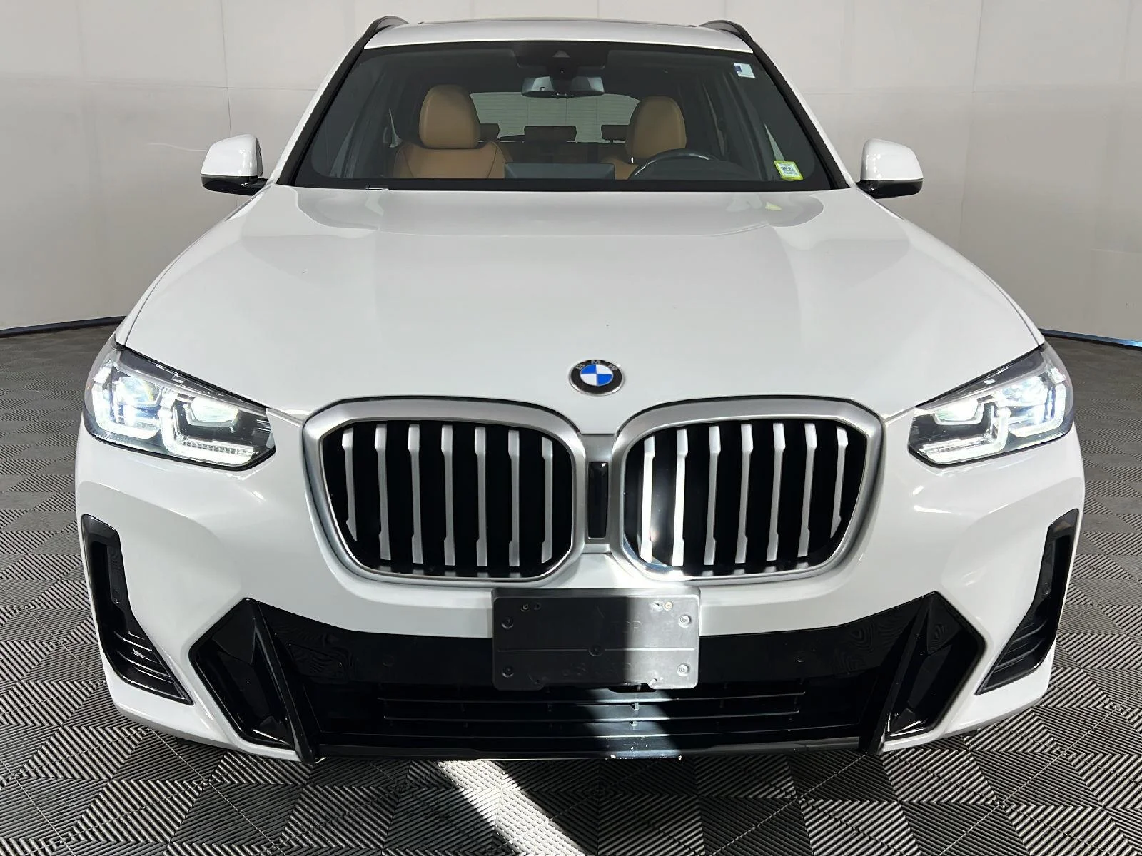 Used 2023 Alpine White BMW xDrive30i image 22