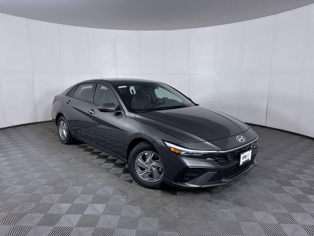 New 2026 Amazon Gray Hyundai SE image 3