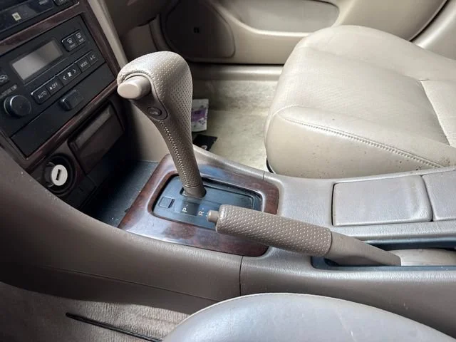 Used 2001  Toyota LE image 20