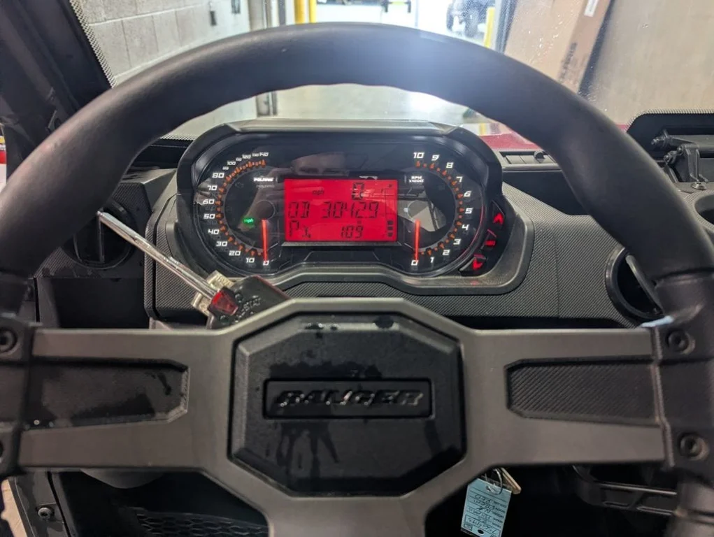 Used 2025 RED Polaris Premium image 6