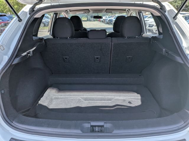 Used 2018 White Nissan S image 13
