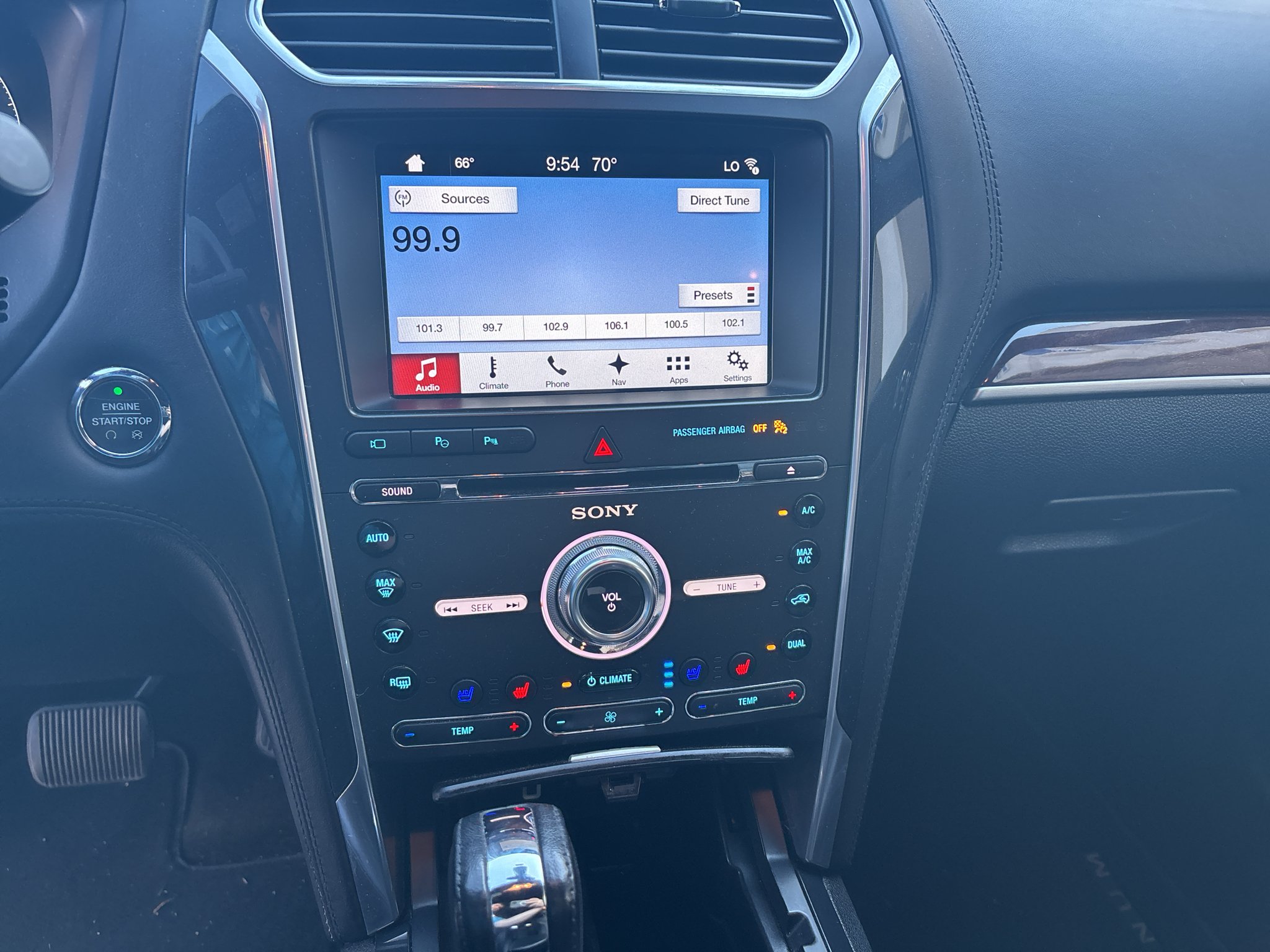 Used 2017 Magnetic Metallic Ford Platinum image 4
