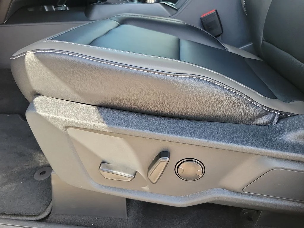 New 2026 Avalanche Gray Ford Outer Banks® image 12