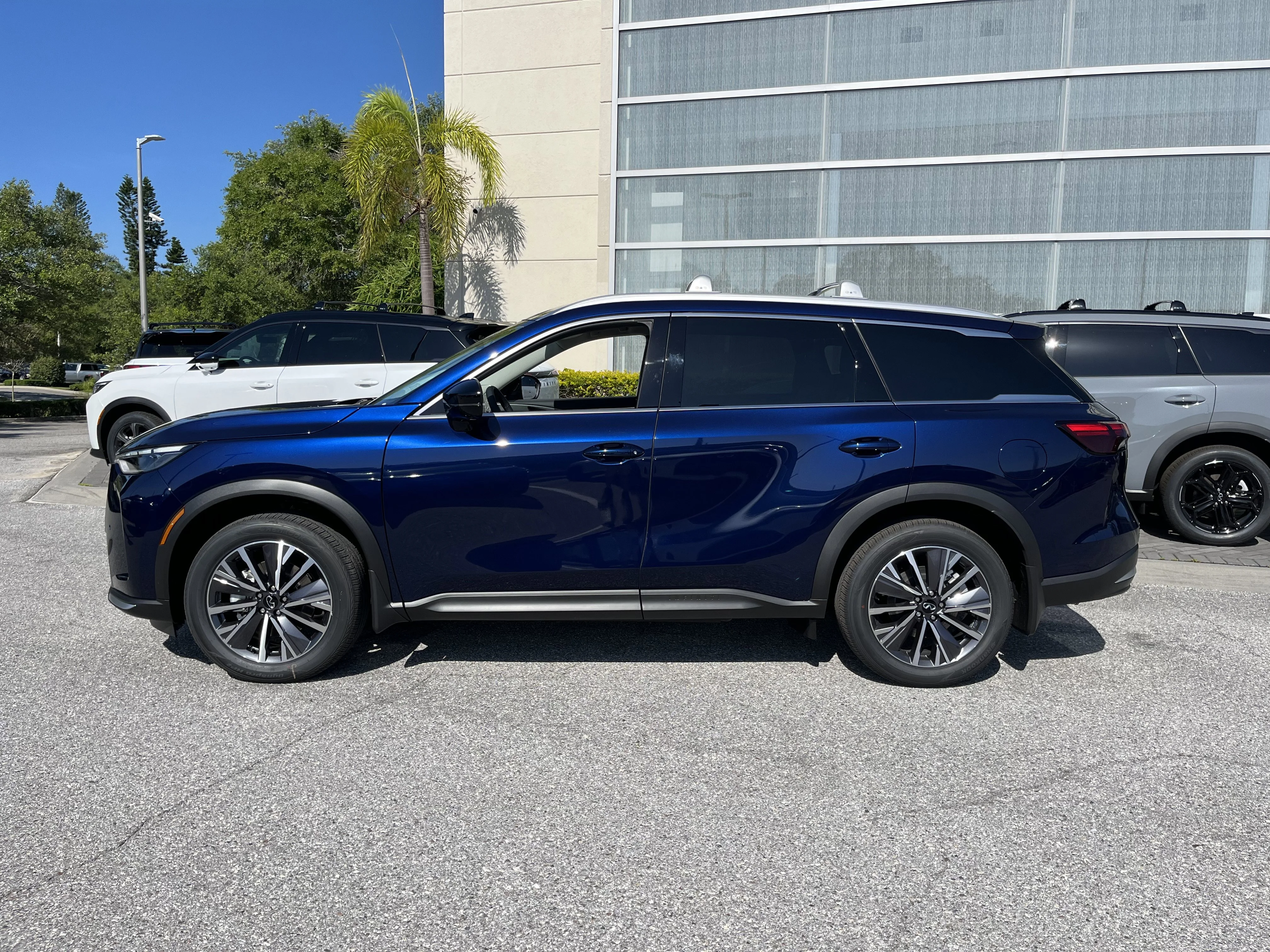 New 2027 Grand Blue INFINITI LUXE image 2