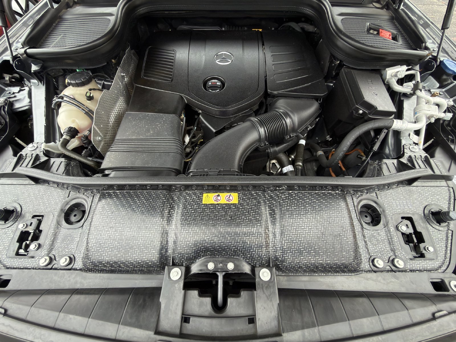 Used 2024 Gray Mercedes-Benz GLE 450e image 28