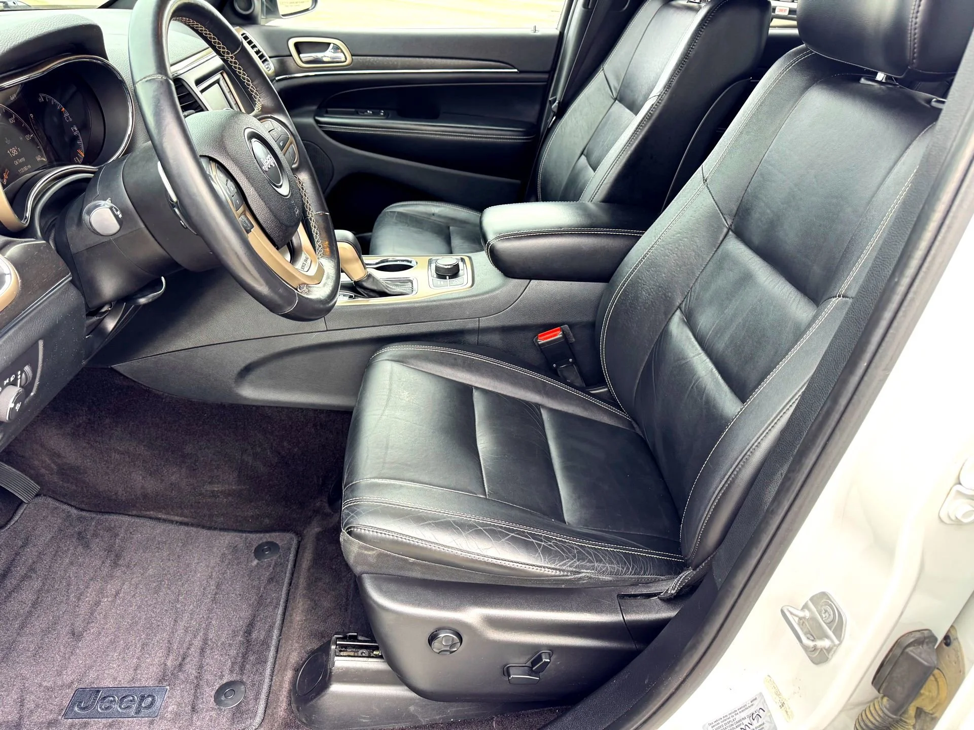 Used 2016 Bright White Clearcoat Jeep Limited image 12