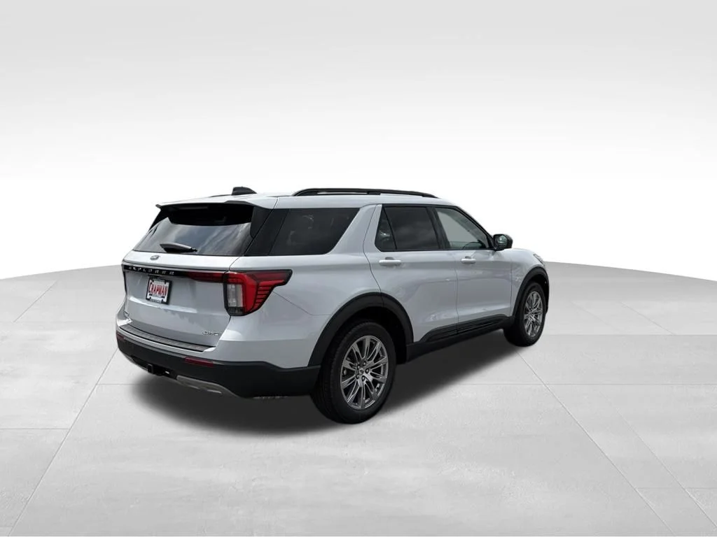 New 2026 Space White Metallic Ford Active image 7