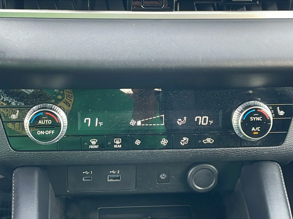 Used 2024 Blue Mitsubishi SE image 30