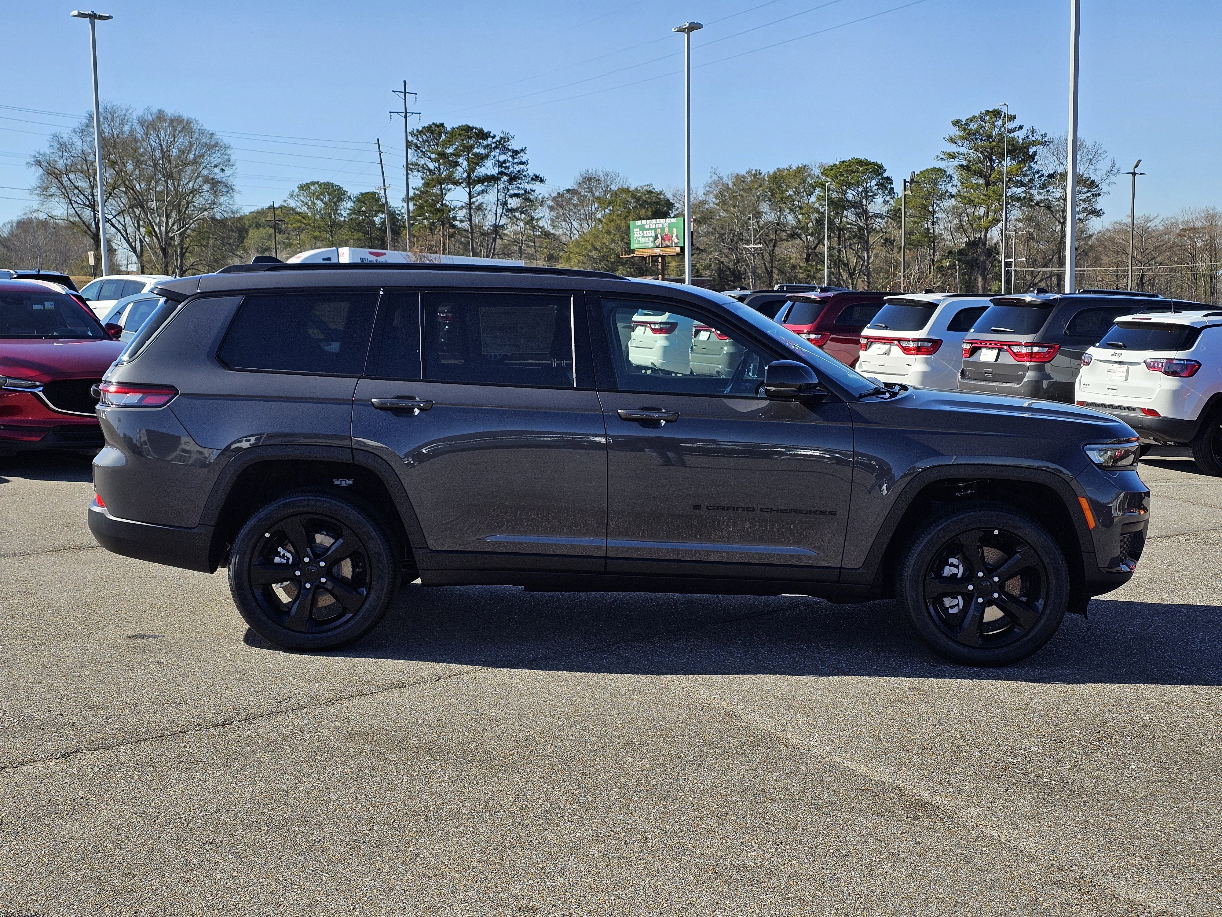 New 2025 Baltic Gray Metallic Clearcoat Jeep Altitude X image 7