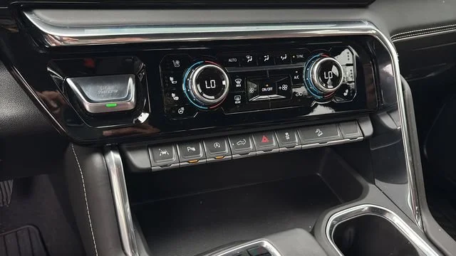 Used 2025 Sterling Metallic GMC Denali Ultimate image 31