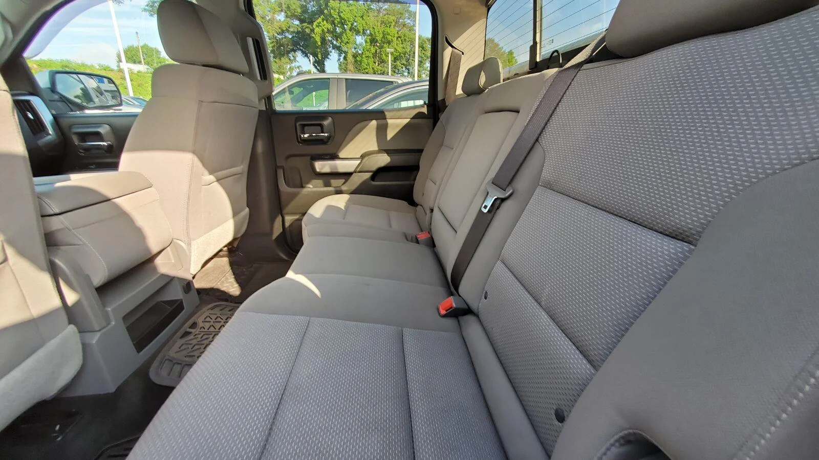 Used 2018 SILVER ICE METALLIC Chevrolet LT image 5