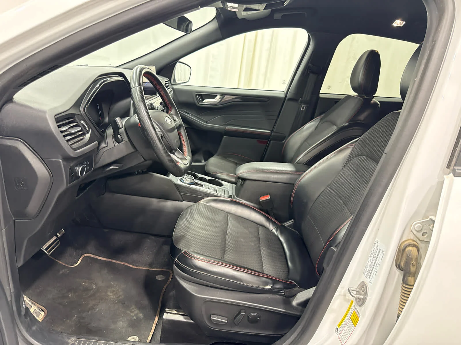 Used 2023 Whi/white Ford ST-Line image 10