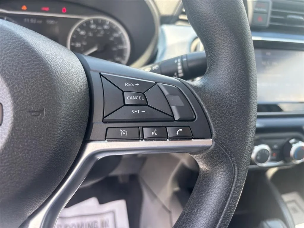 Used 2025 Silver Nissan 1.6 SV image 16