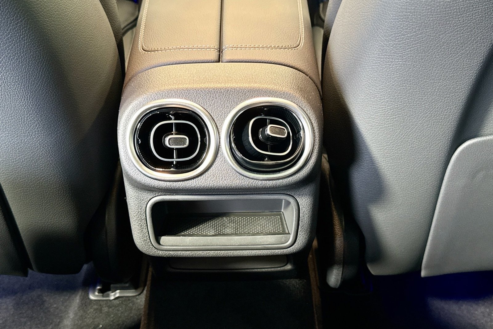 New 2026 MANUFAKTUR Alpine Grey Mercedes-Benz GLC 300 image 23