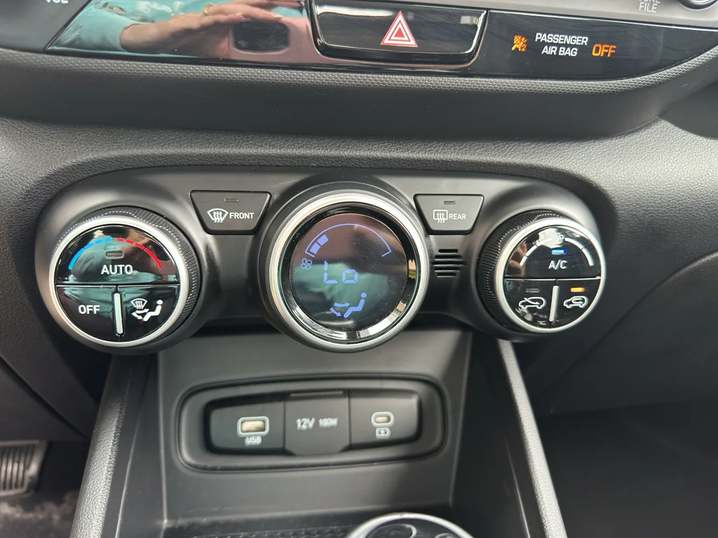 Used 2025 Onyx Black Hyundai SEL image 20