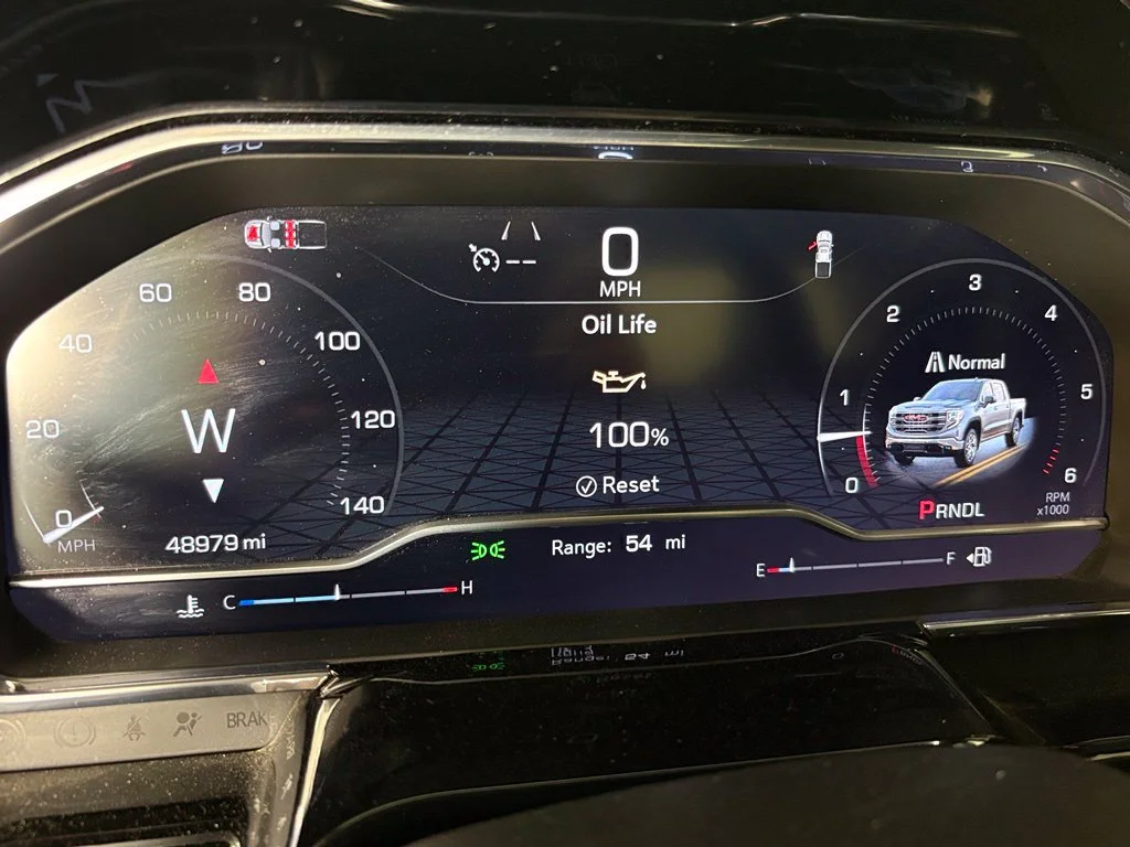Used 2025 White GMC SLT image 24