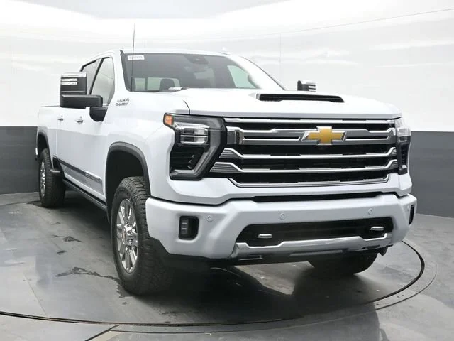 New 2026 Polar White Tricoat Chevrolet High Country image 6