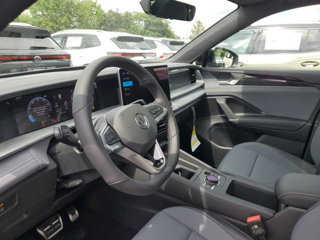 New 2026 Beige Volkswagen 2.0T SE R-Line Black image 18