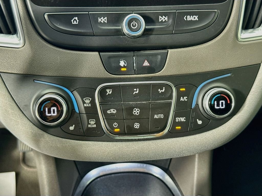 Used 2021 Northsky Blue Metallic Chevrolet LT image 18