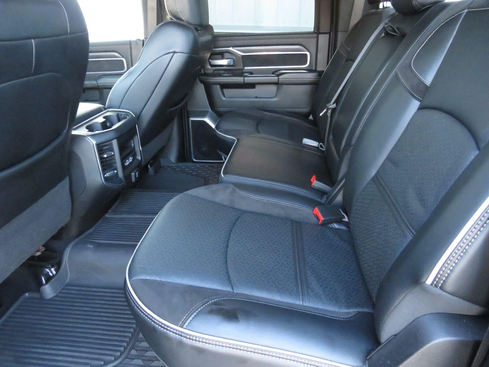 Used 2023 Diamond Black Crystal Pearlcoat Ram Laramie image 21