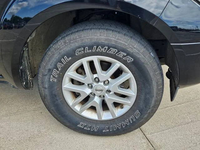 Used 2015 Super Black Nissan SV image 3