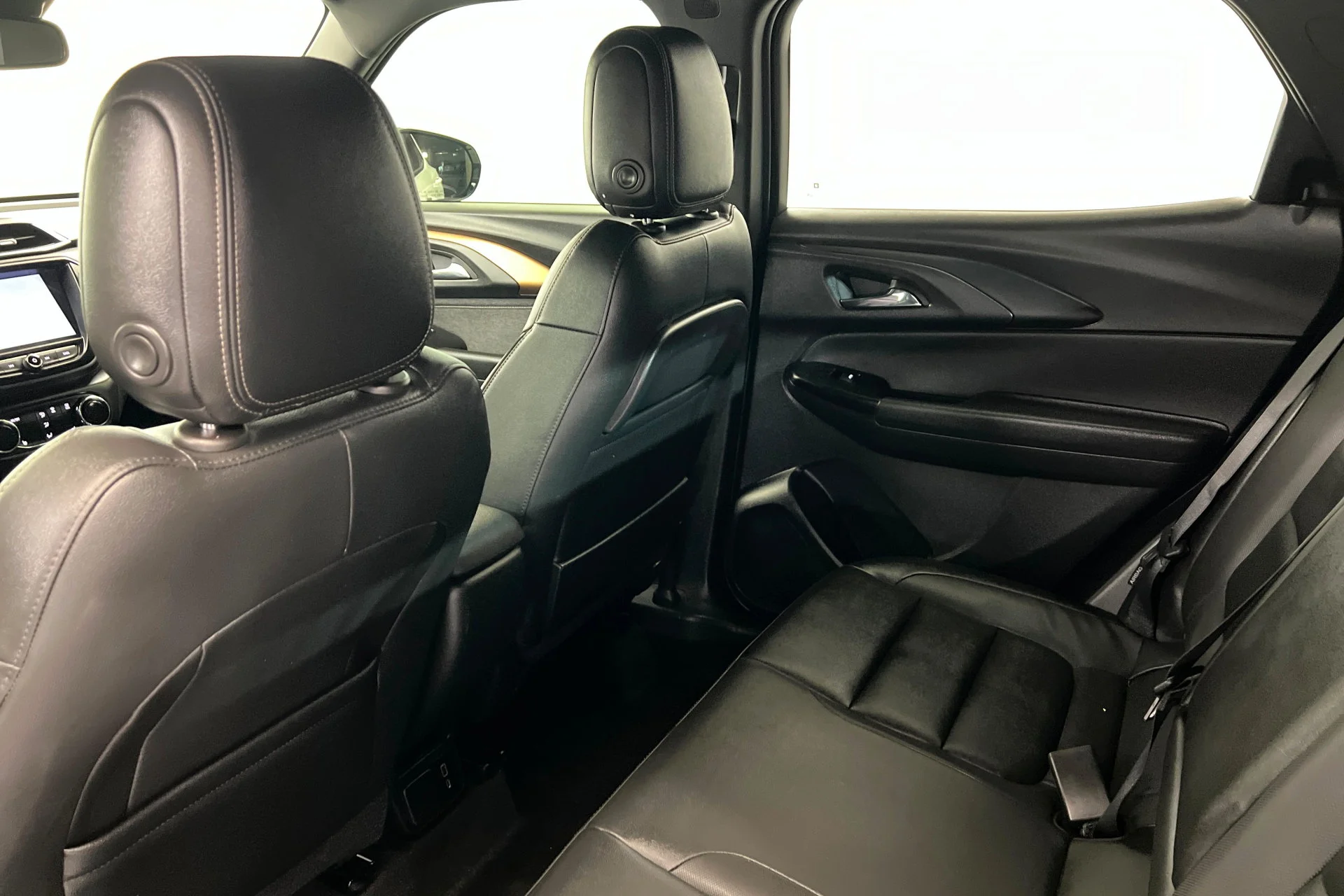 Used 2023 Summit White Chevrolet ACTIV image 19
