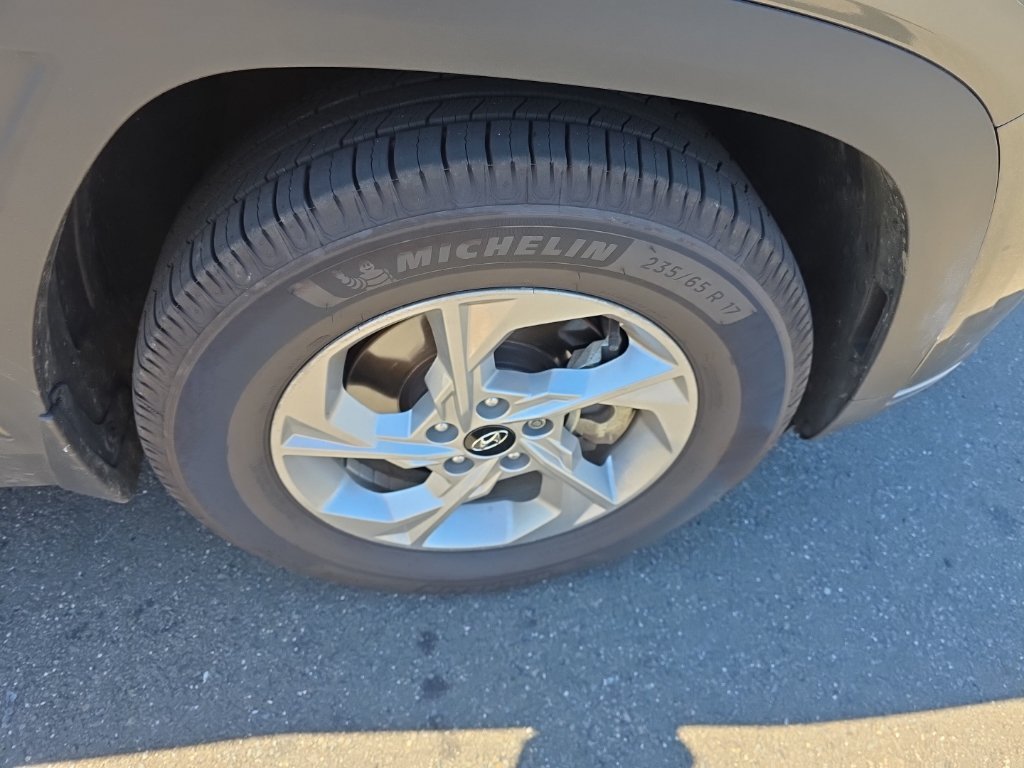 Used 2022 Gray Hyundai SEL image 12