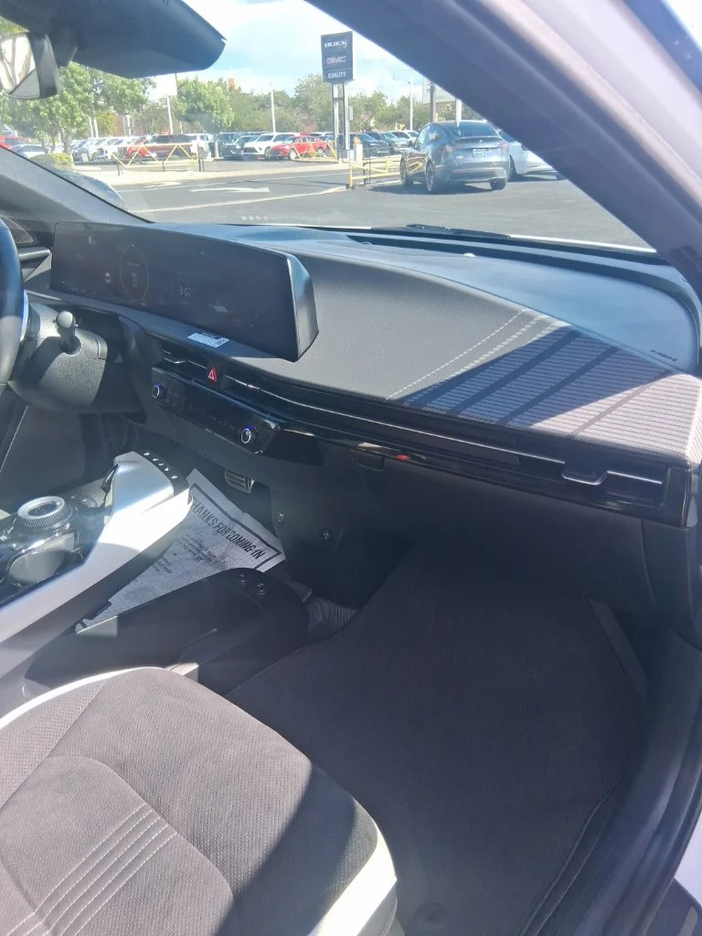 Used 2023 White Kia GT-Line image 22