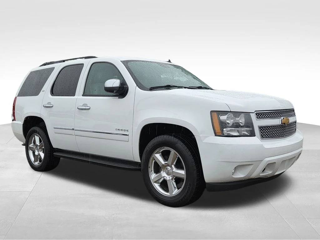 Used 2014 White Chevrolet LTZ image 4