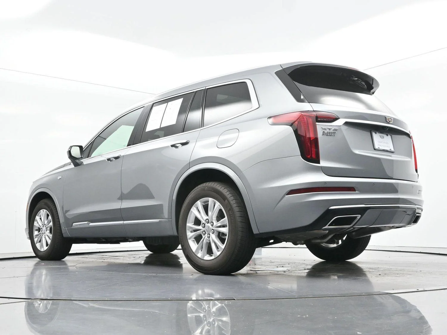 Used 2025 Argent Silver Metallic Cadillac Luxury image 45
