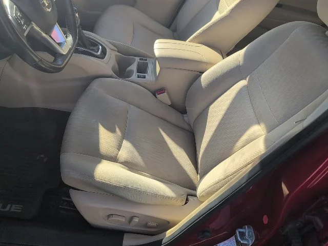 Used 2017 Red Nissan SV image 18