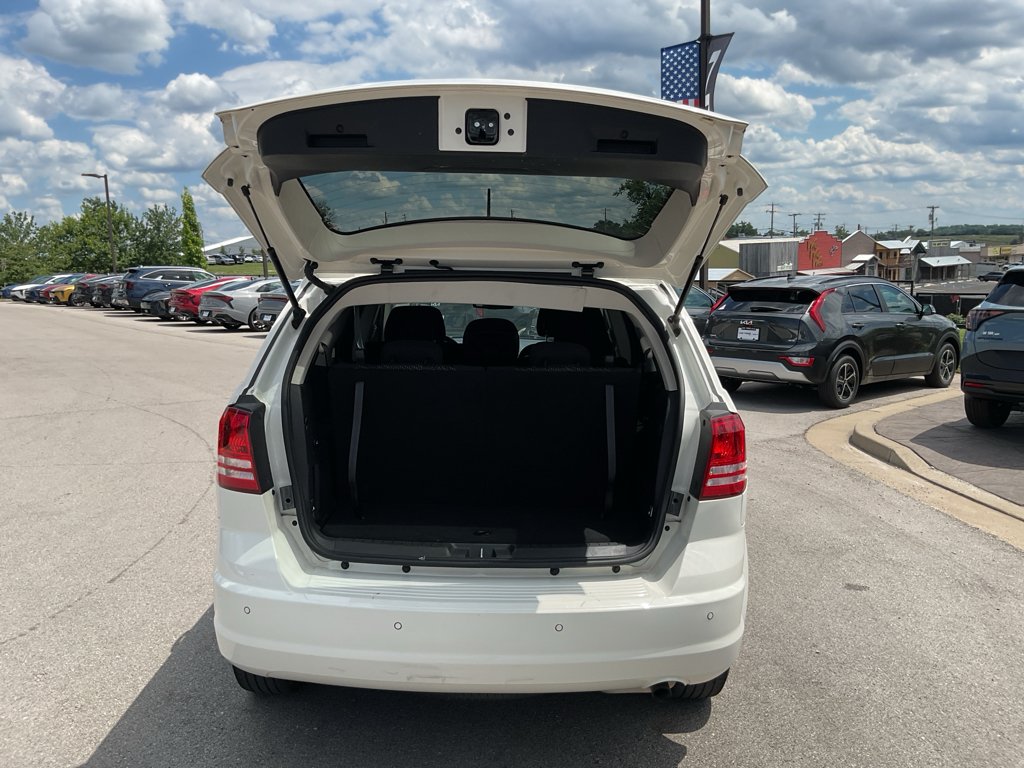 Used 2020 Vice White Dodge SE Value image 13