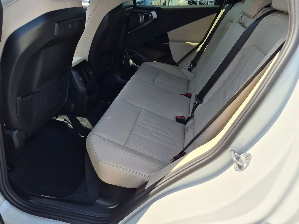 New 2026 White BMW 30 xDrive image 32
