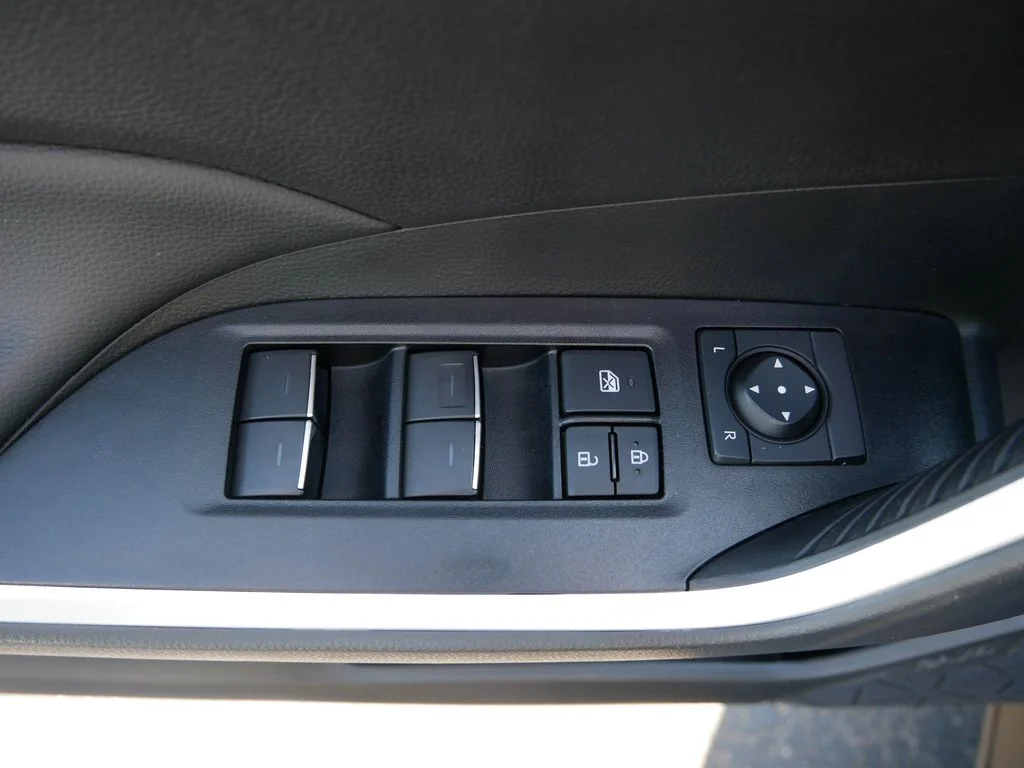 Certified Used 2025  Toyota XLE image 16