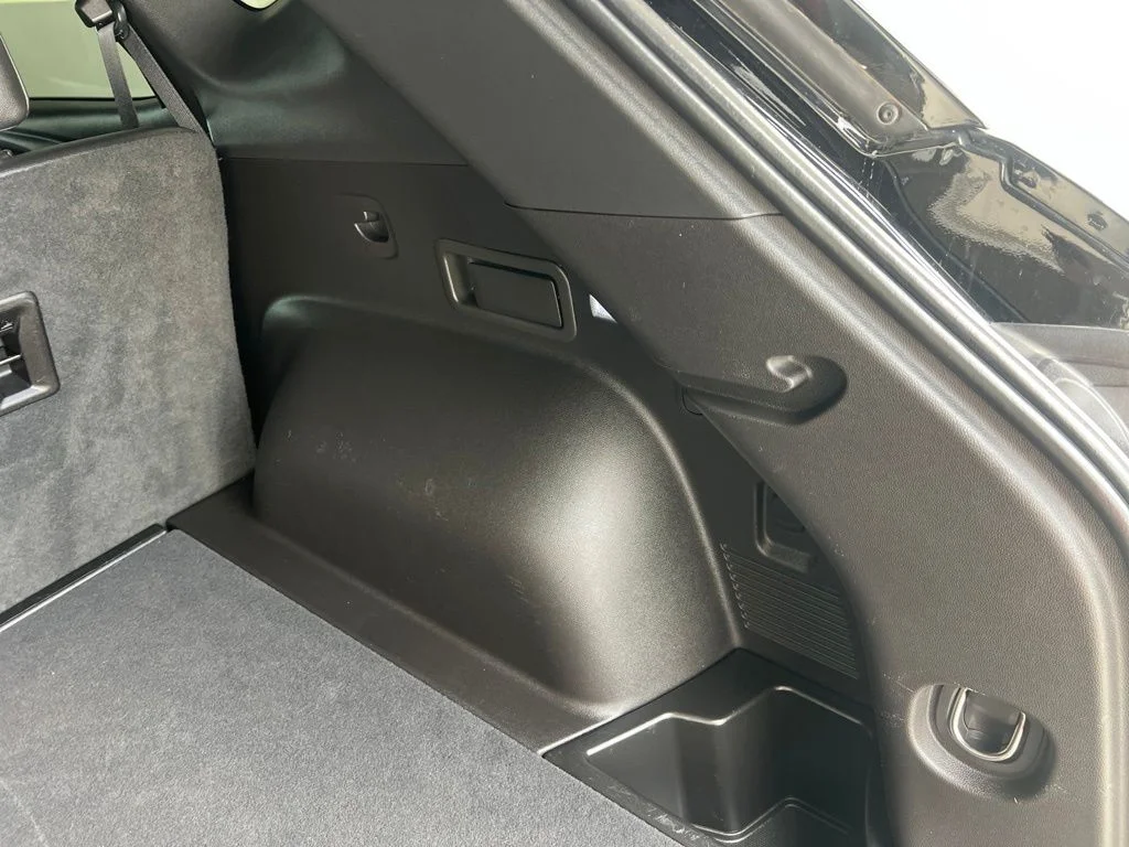 Used 2020 Black Chevrolet RS image 42