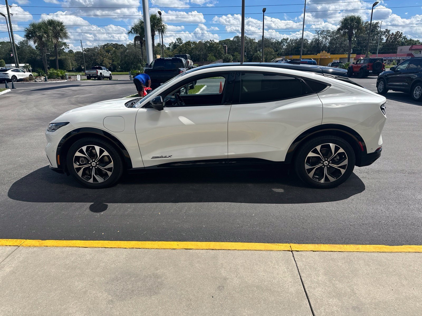 Used 2023 White Metallic Ford Premium image 6