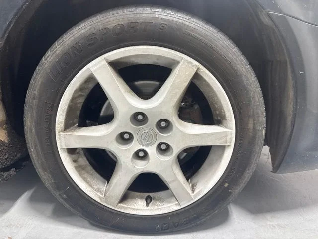 Used 2003 Black Nissan 3.5 SE image 4