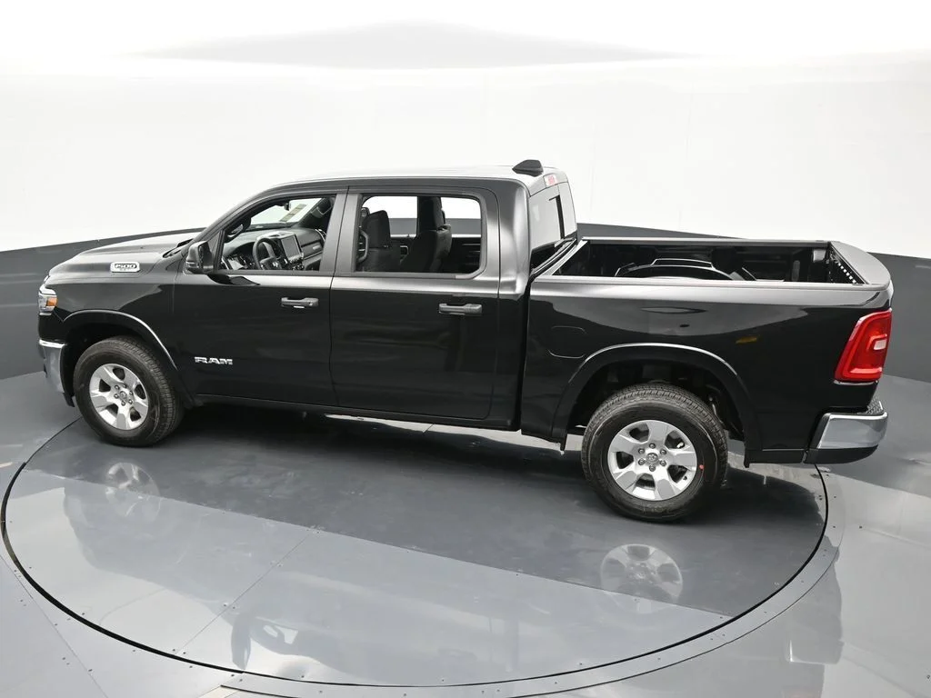 Used 2025 Diamond Black Crystal Pearlcoat Ram Big Horn/Lone Star image 38