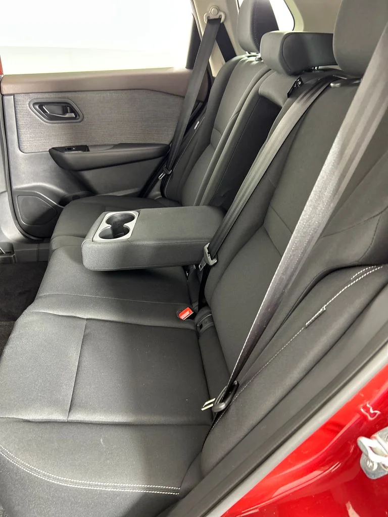 Used 2023 Red Nissan S image 17