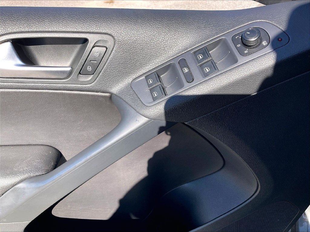 Used 2016 Pepper / Gray Volkswagen S image 34