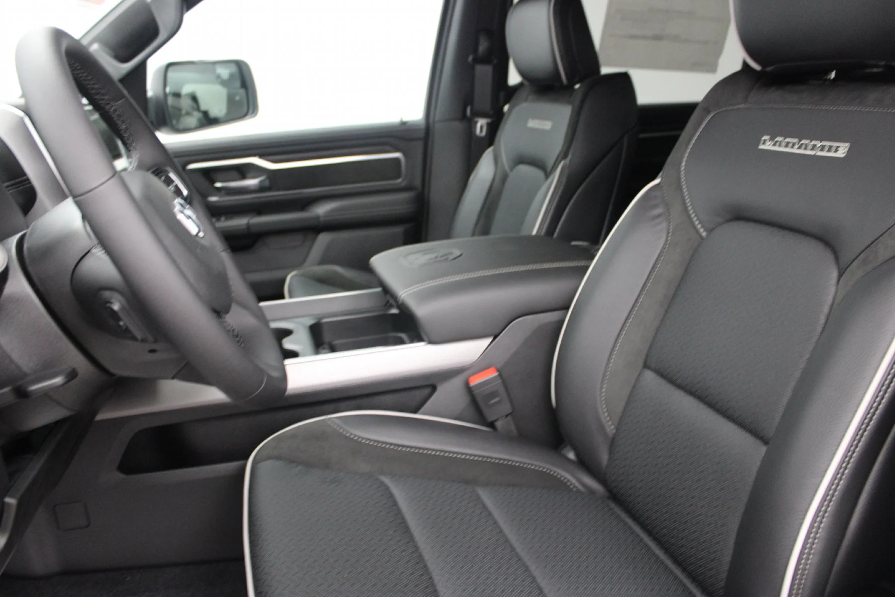 2026 RAM 1500 Laramie - Photo 19