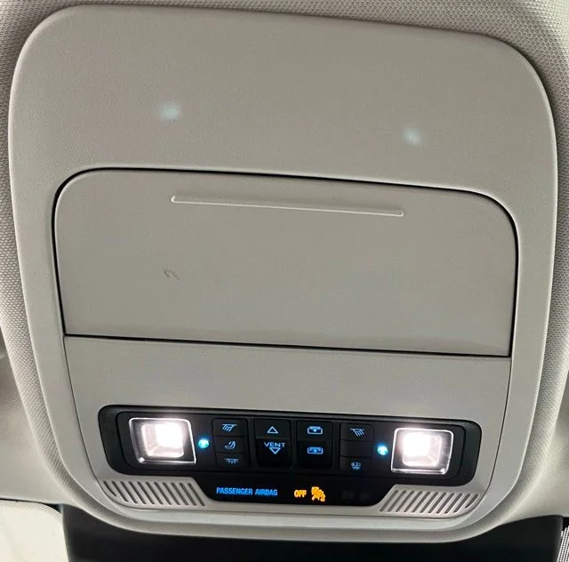 Used 2025 White Ford Platinum image 37