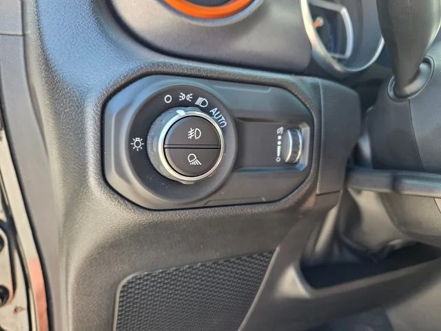 Used 2023 Black Jeep Mojave image 22