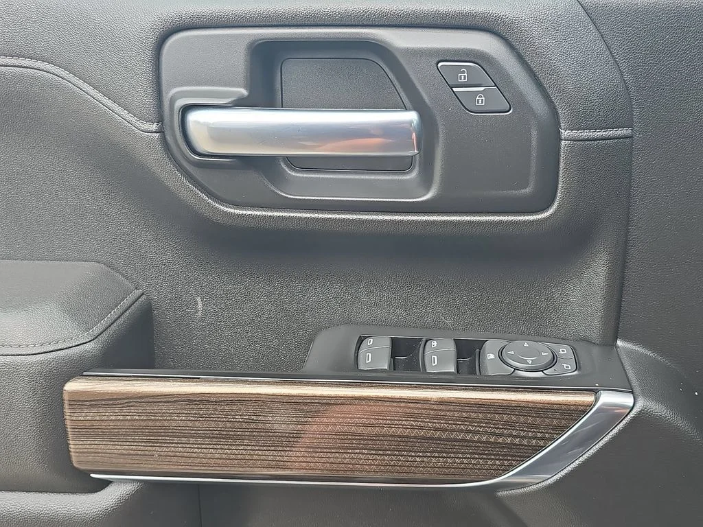 Used 2019 Brown Chevrolet LT image 19